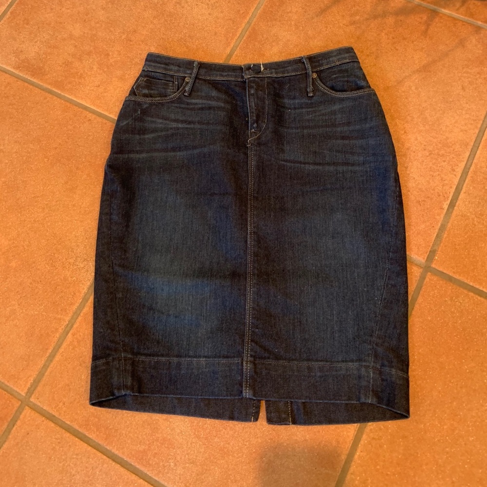 Banana Republic Pencil denim skirt size 2